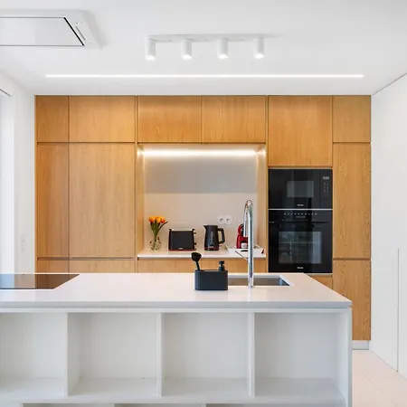 Sal D'ouro Ocean Views | Gym & Garage דירה