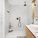 Sal D'ouro Ocean Views | Gym & Garage Apartment *