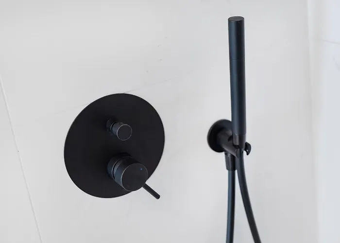 Sal D'ouro Ocean Views | Gym & Garage Apartment *