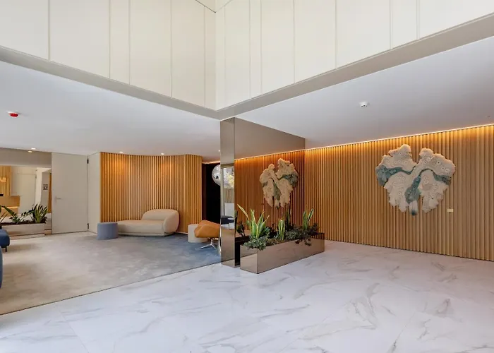 Sal D'ouro Ocean Views | Gym & Garage Apartment